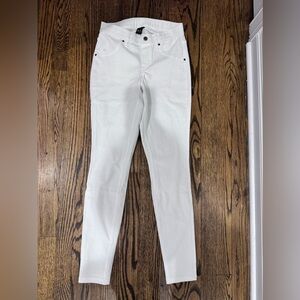 NWOT HUE  White Original Denim Jeans Stretch Leggings